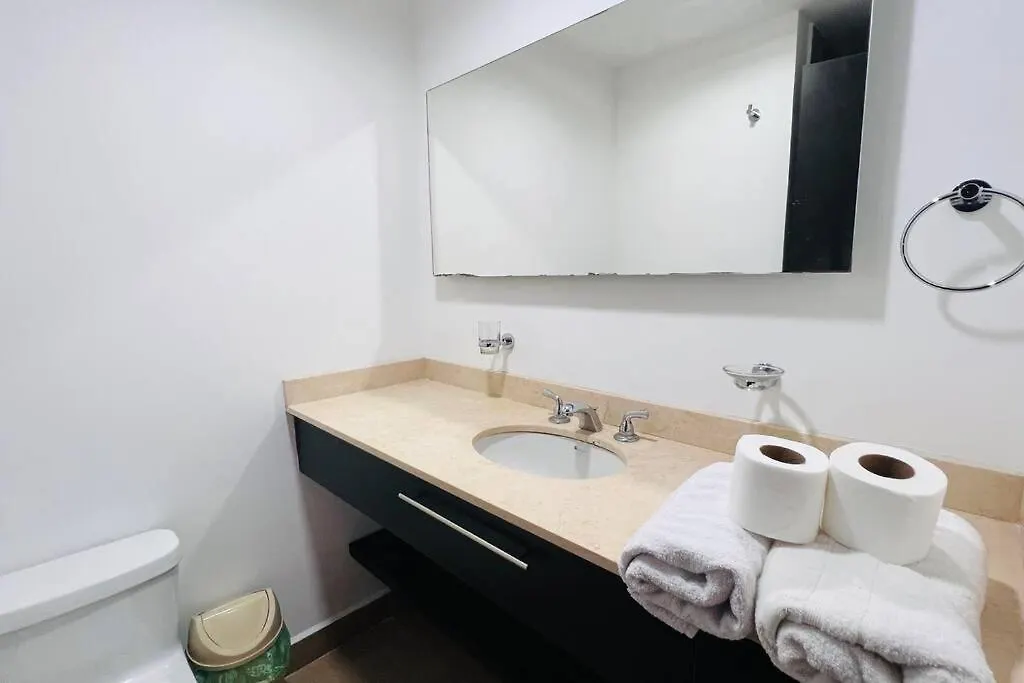 Apartamento Suite De 1 Dormitorio, 2 Sofa Cama, Wiffi, 3 Personas, Junto Hotel Sheraton Piscina Gym Quito Ecuador