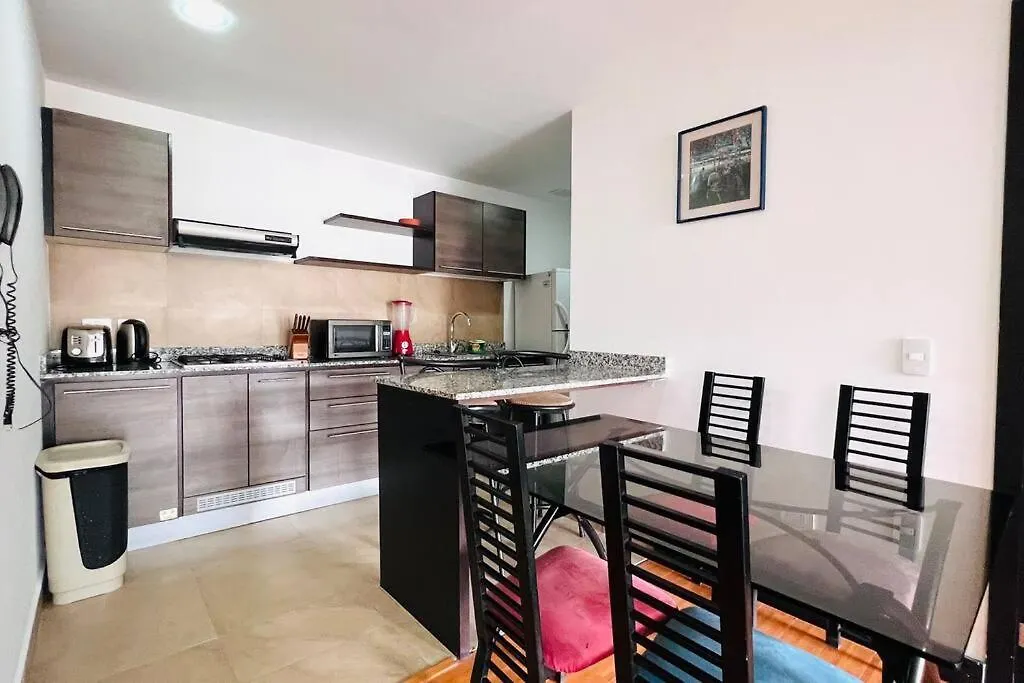 Suite De 1 Dormitorio, 2 Sofa Cama, Wiffi, 3 Personas, Junto Hotel Sheraton Piscina Gym Quito