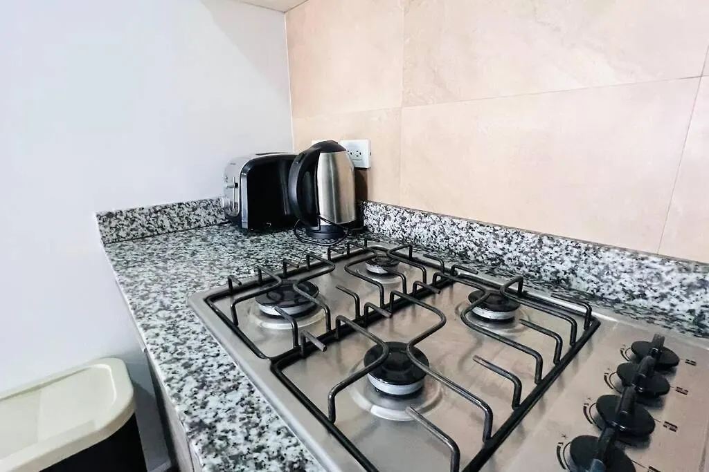 Suite De 1 Dormitorio, 2 Sofa Cama, Wiffi, 3 Personas, Junto Hotel Sheraton Piscina Gym Quito 0*,