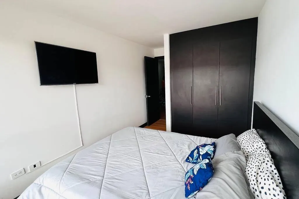 Suite De 1 Dormitorio, 2 Sofa Cama, Wiffi, 3 Personas, Junto Hotel Sheraton Piscina Gym Quito