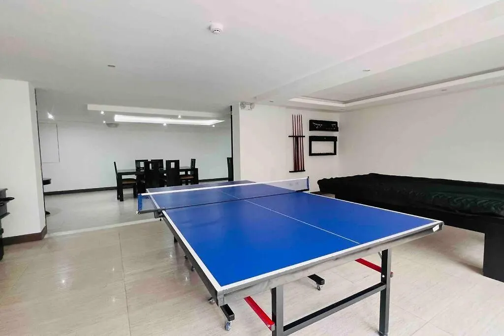 Suite De 1 Dormitorio, 2 Sofa Cama, Wiffi, 3 Personas, Junto Hotel Sheraton Piscina Gym Quito 0*,