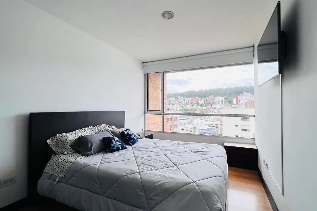 Suite De 1 Dormitorio, 2 Sofa Cama, Wiffi, 3 Personas, Junto Hotel Sheraton Piscina Gym Quito